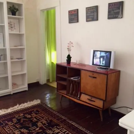 Flat In Bairro Alto דירה *